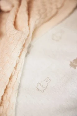 Jollein Hoeslaken Ledikant Nijntje Happy Miffy Nougat