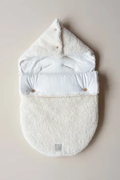 Nanami Voetenzak Teddy Off White