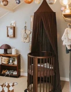 Stokke Sleepi Mini Bed Bundel V3 Warm Brown – Van wieg tot ledikant met uitbreidingsset en matrassen