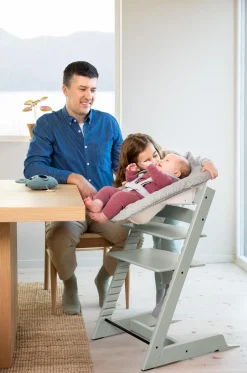 Stokke Tripp Trapp Stoel Bundel met BabySet² Glacier Green en Newborn Set Grey