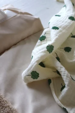 Studio Noos Swaddle White Clover 120 x 120