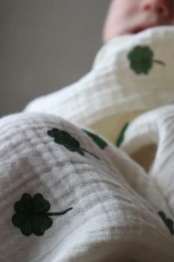 Studio Noos Swaddle White Clover 120 x 120